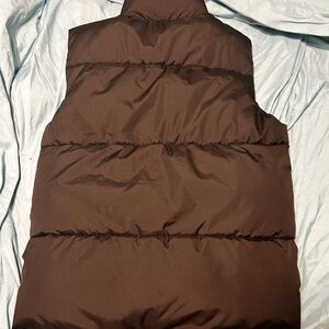 Black Old Navy Puffer Vest